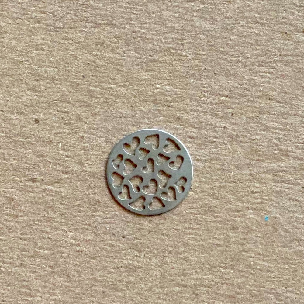 Origami Owl round with hearts face plate! ✨